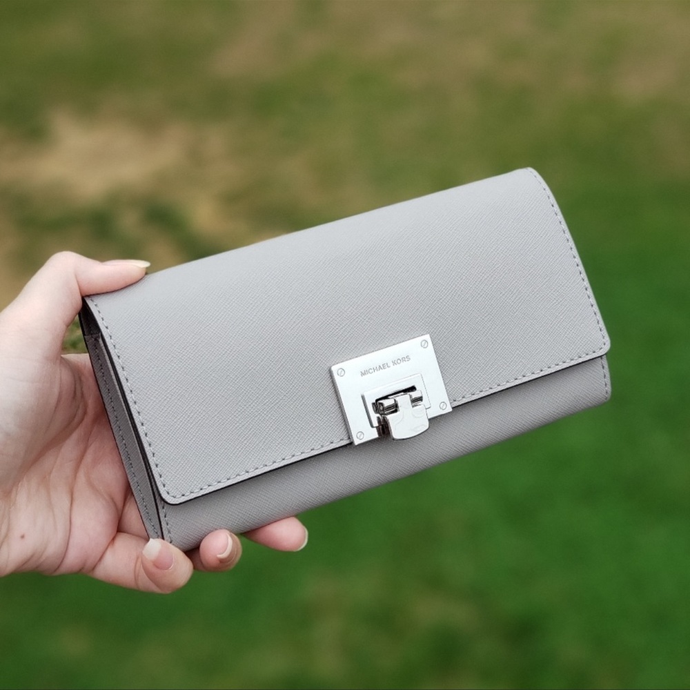 Michael Kors SALE💕